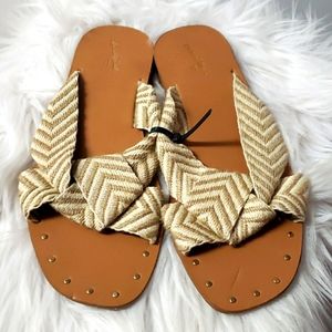 LOUISE TAN CHEVRON PRINT KNOTTED SLIDE SANDALS SZ 8.5 (NWOT)